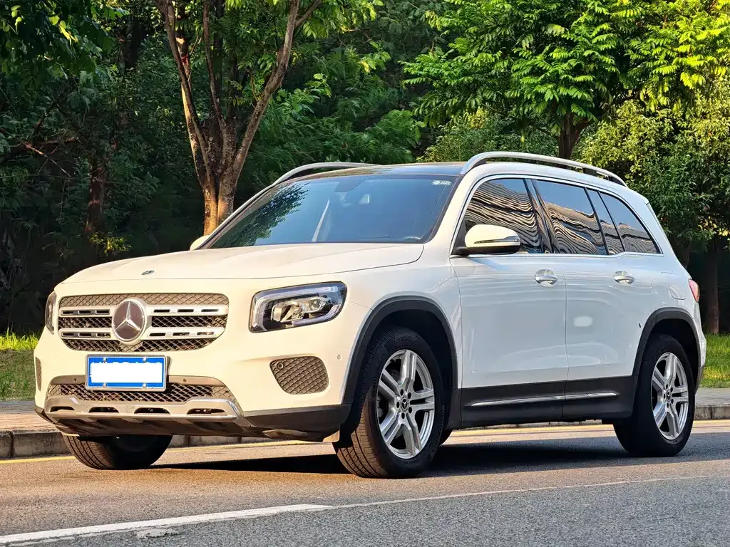 Mercedes-Benz GLB — фото 1