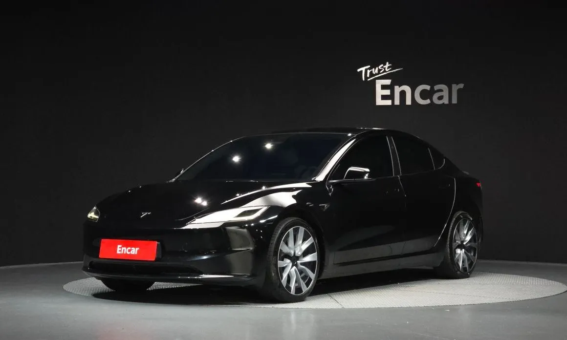 Tesla Model 3 — фото 1