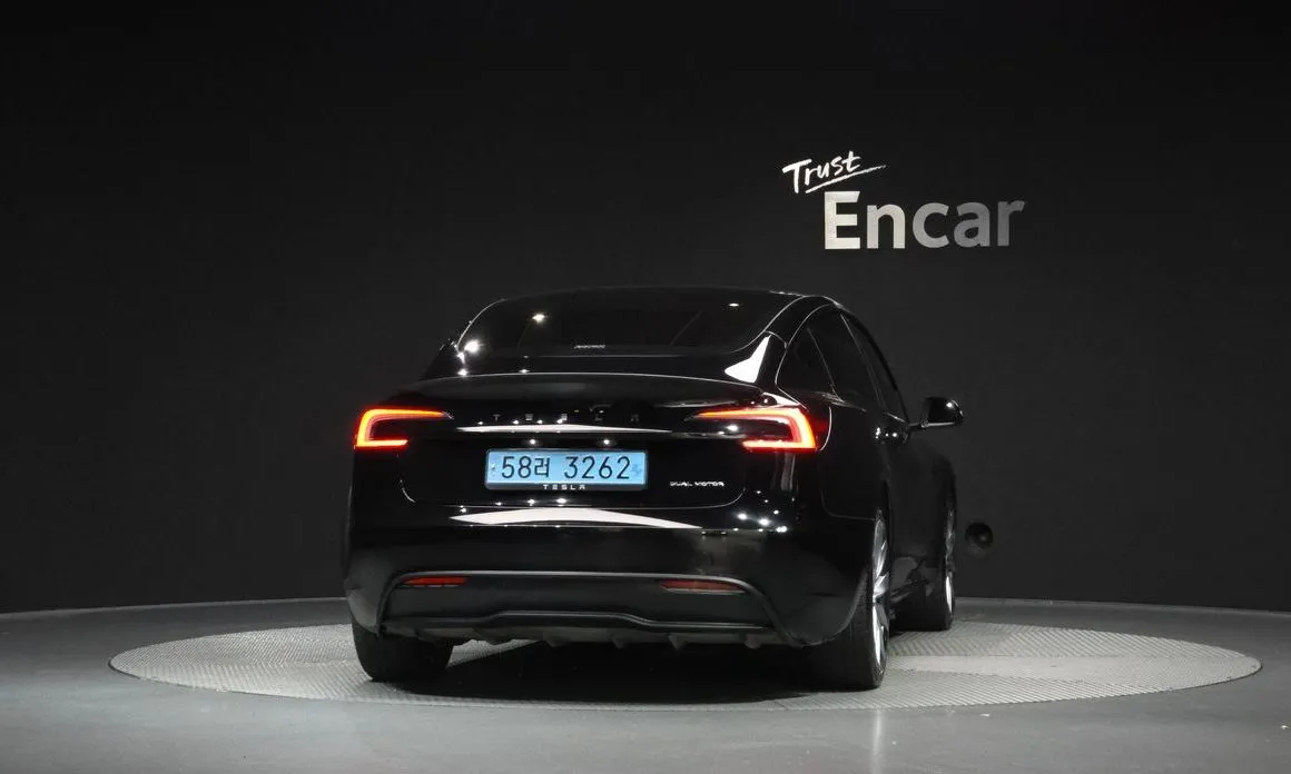 Tesla Model 3 — фото 3