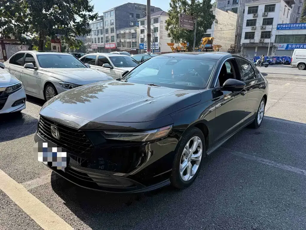 Honda Accord — фото 1