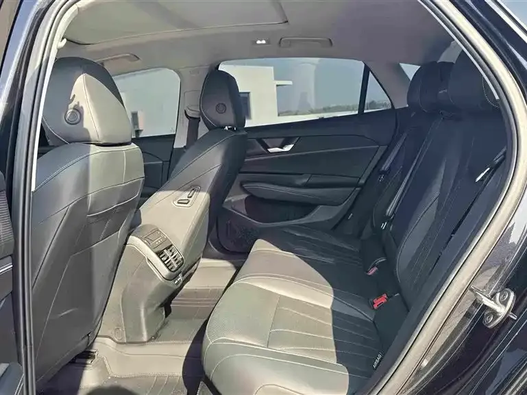 Volkswagen Passat — фото 4