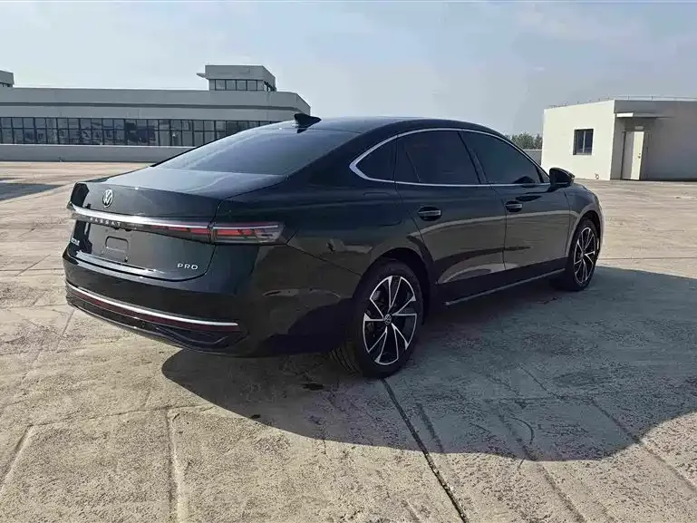 Volkswagen Passat — фото 6