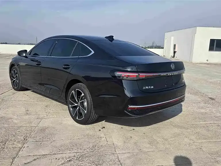 Volkswagen Passat — фото 8