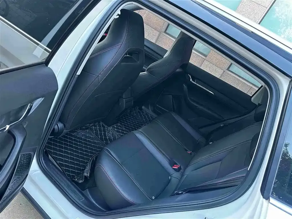Skoda Kamiq — фото 2
