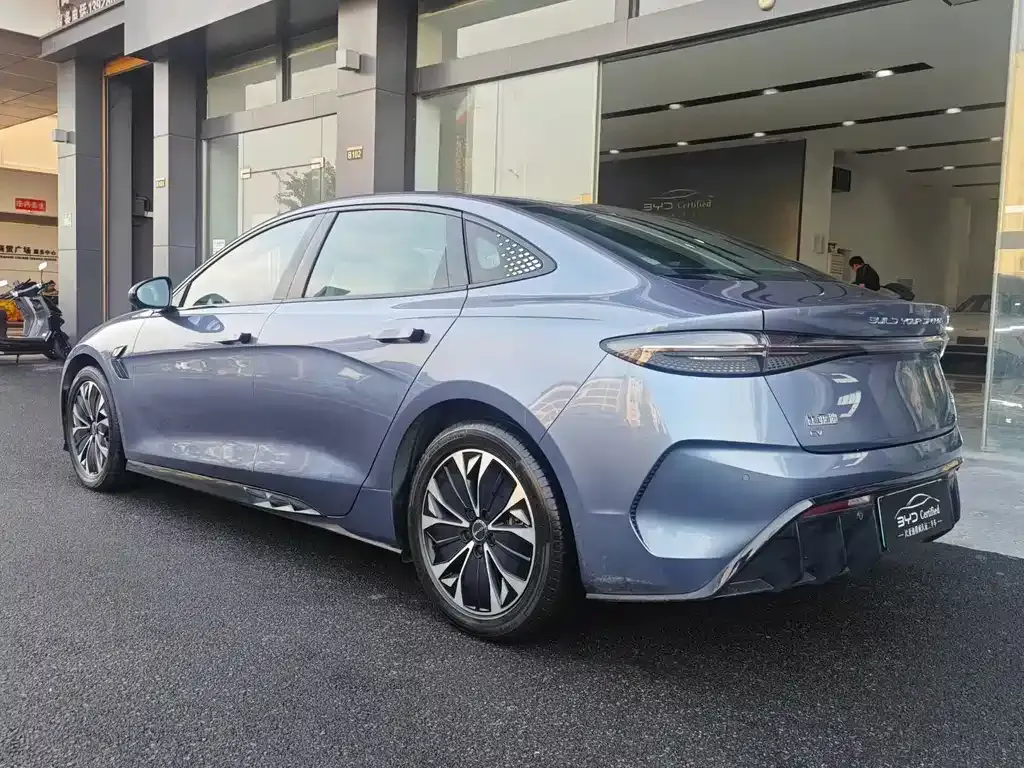 BYD Seal — фото 8