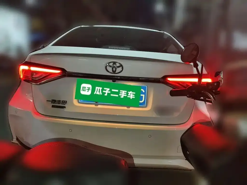 Toyota Corolla — фото 4