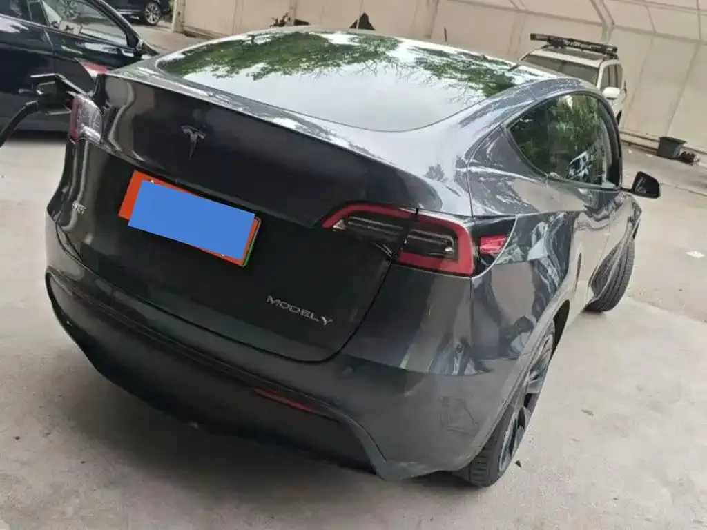 Tesla Model Y — фото 4