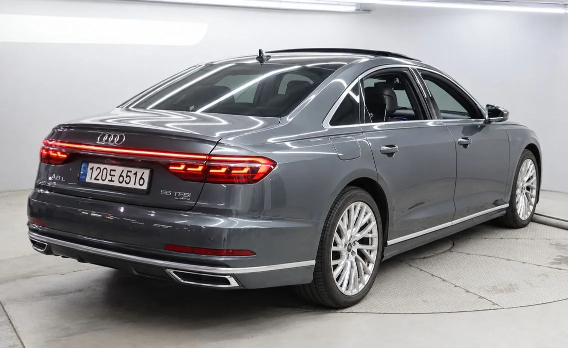 Audi A8 — фото 3