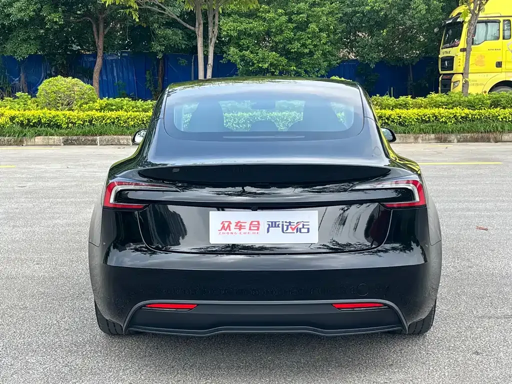 Tesla Model 3 — фото 3