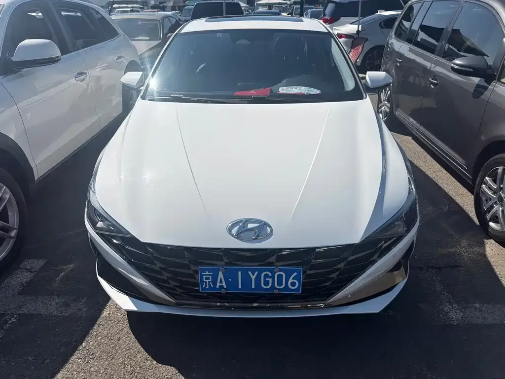 Hyundai Elantra — фото 6