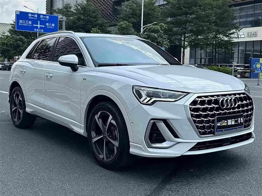 Audi Q3 — фото 10