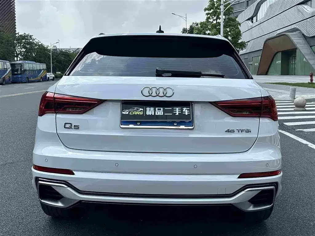 Audi Q3 — фото 5