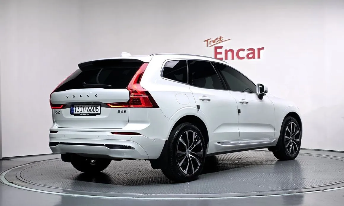 Volvo XC60 — фото 9