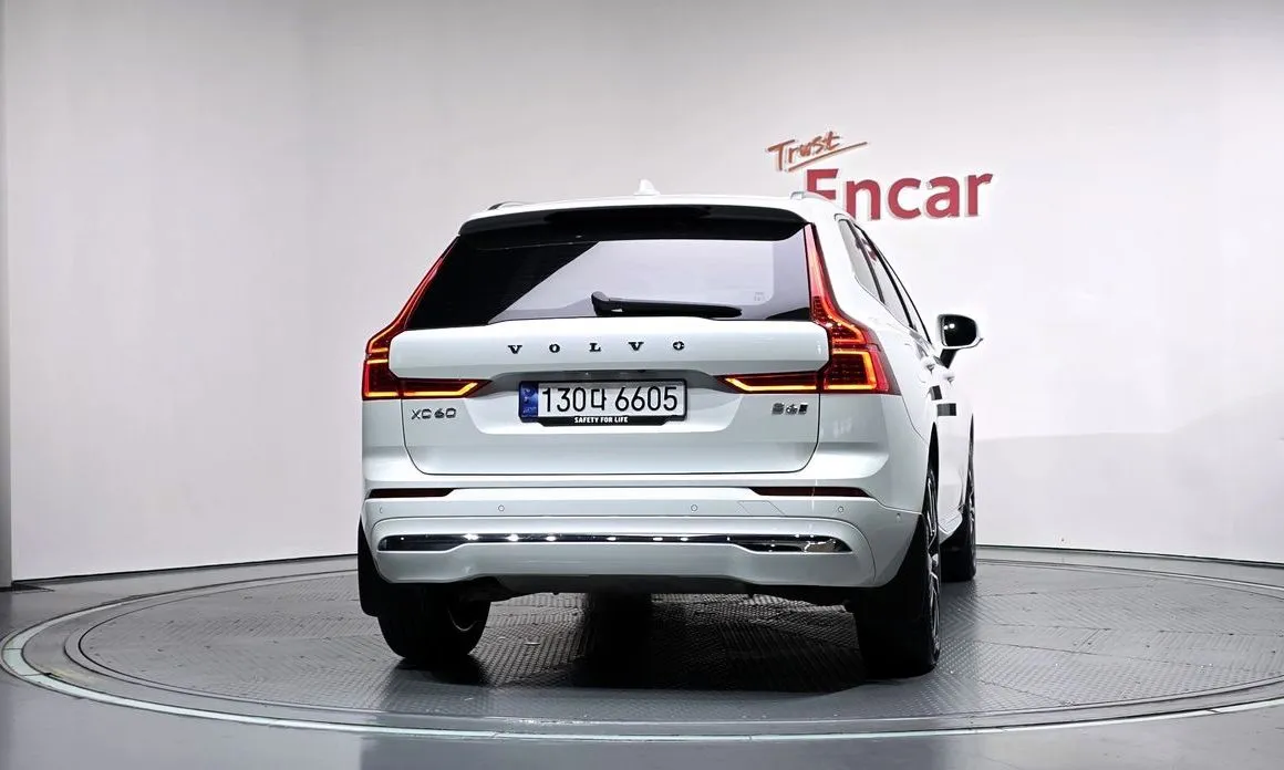 Volvo XC60 — фото 4