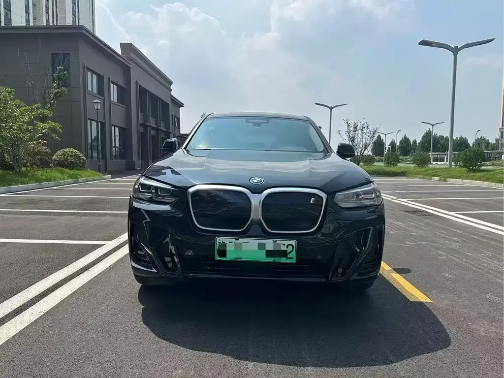 BMW iX3 — фото 2
