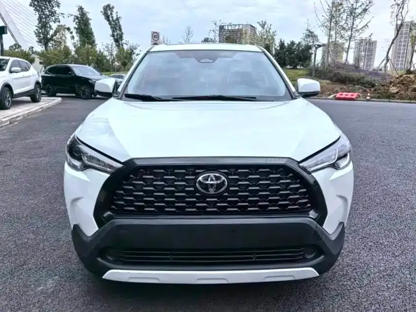 Toyota Corolla Cross — фото 10