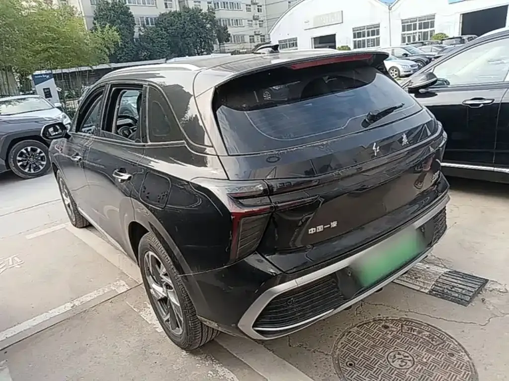 Hongqi HS3 PHEV — фото 4