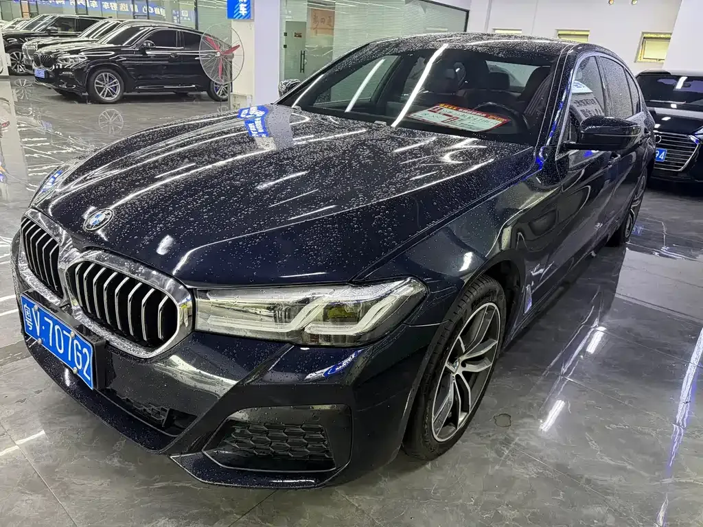 BMW 5 Series — фото 1