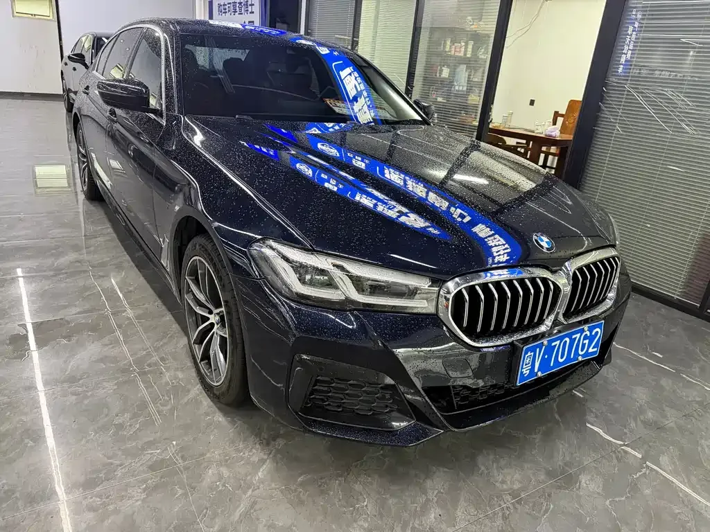 BMW 5 Series — фото 10