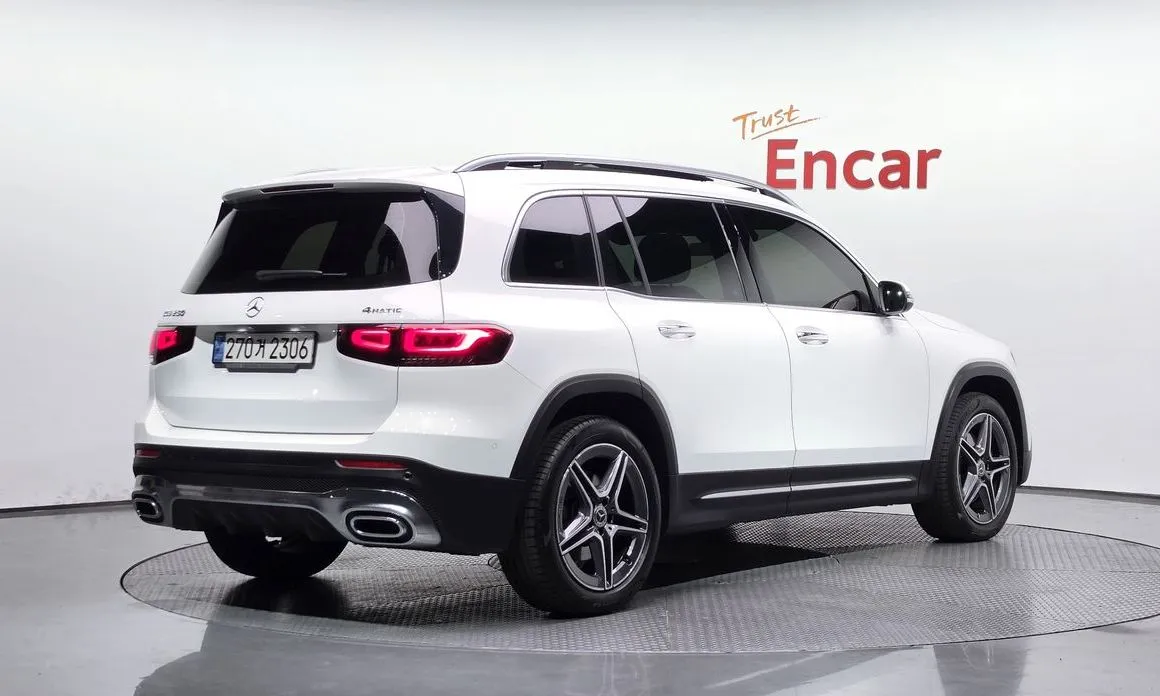 Mercedes-Benz GLB-Class — фото 10