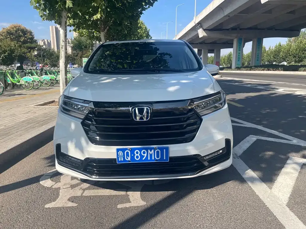 Honda Odyssey — фото 1