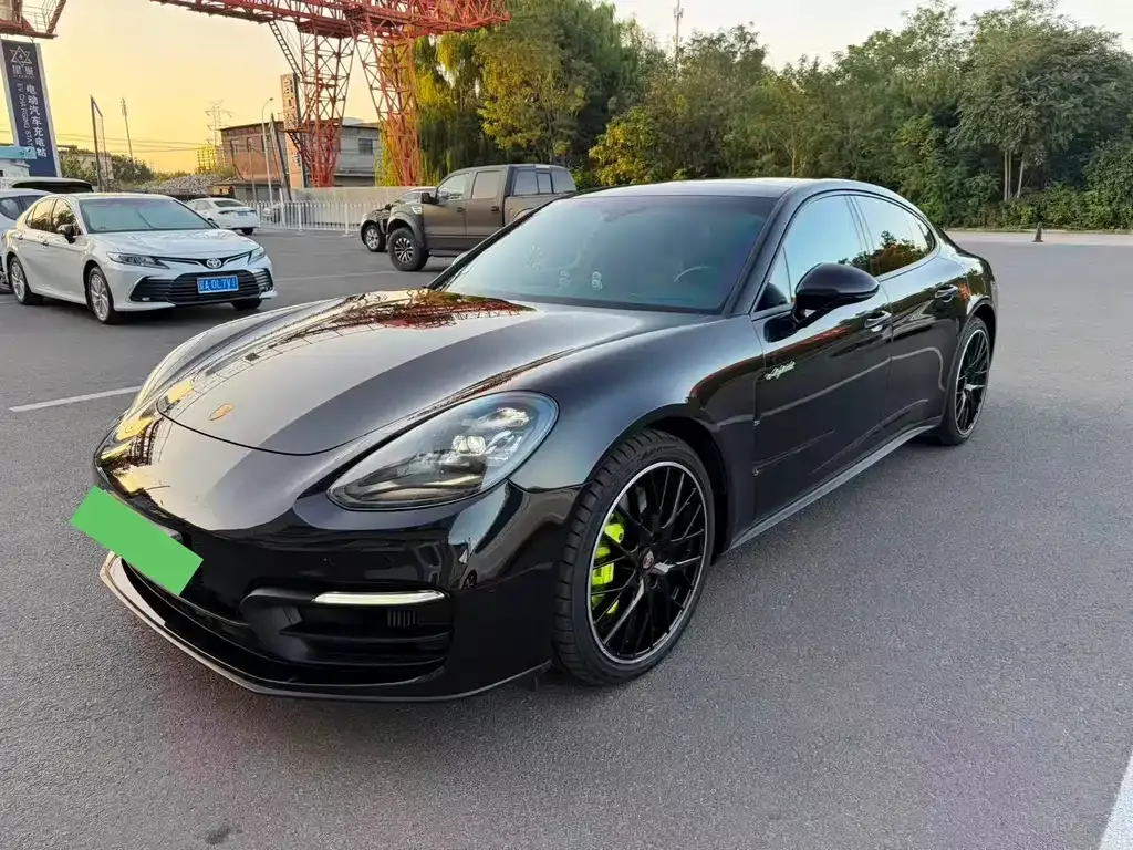 Porsche Panamera Hybrid — фото 1