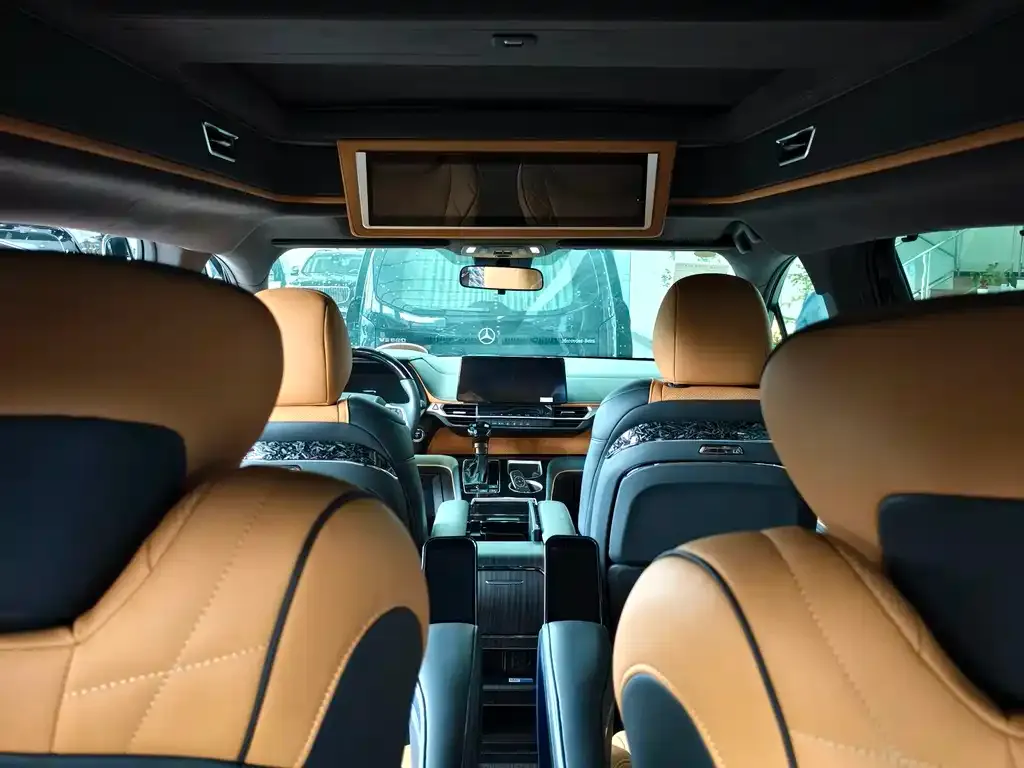 Toyota Granvia — фото 10