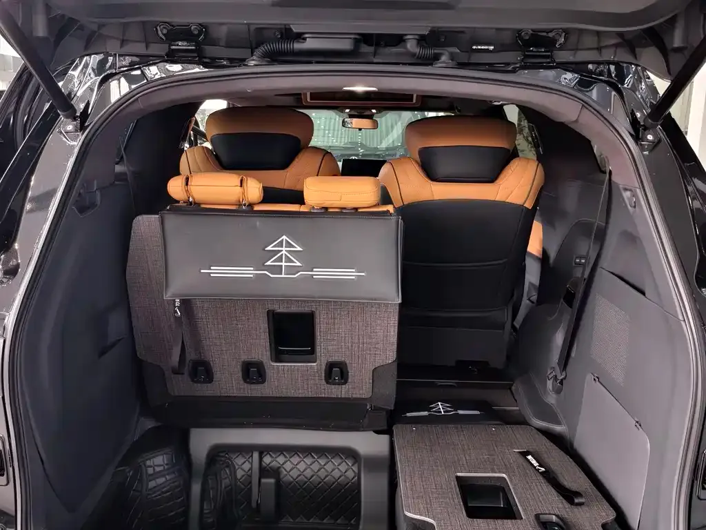 Toyota Granvia — фото 5