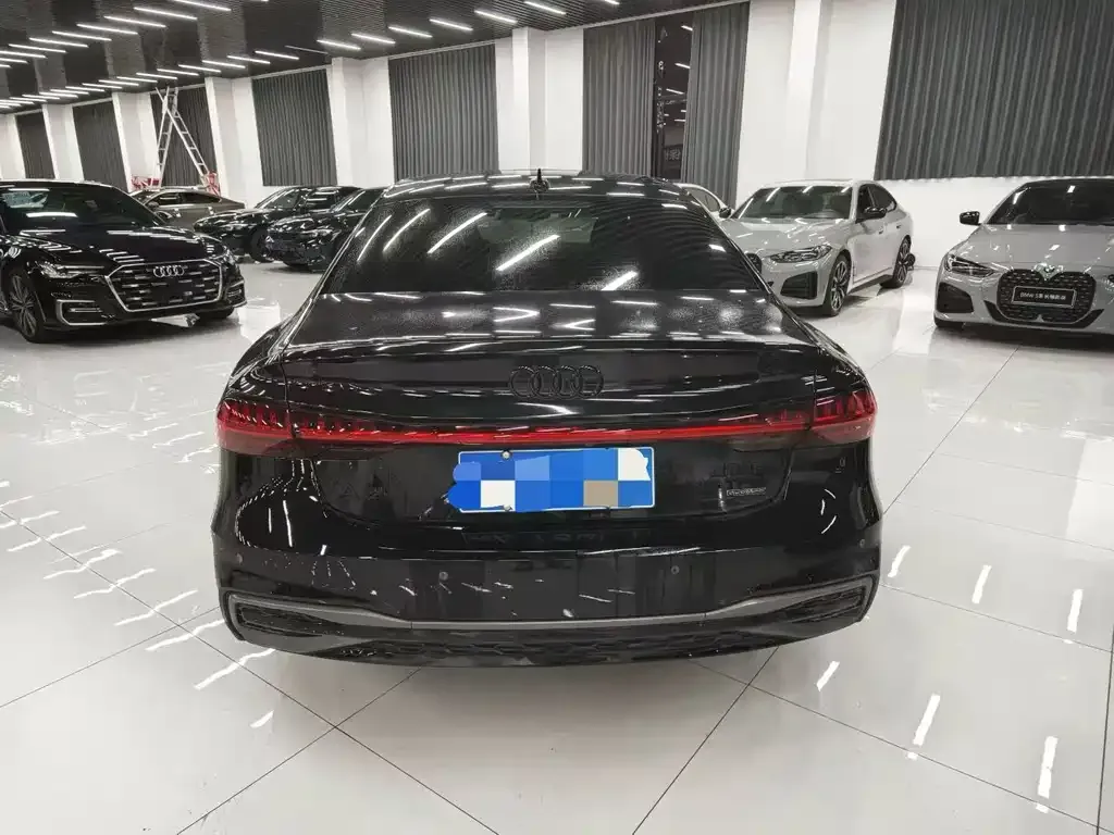Audi A7L — фото 6