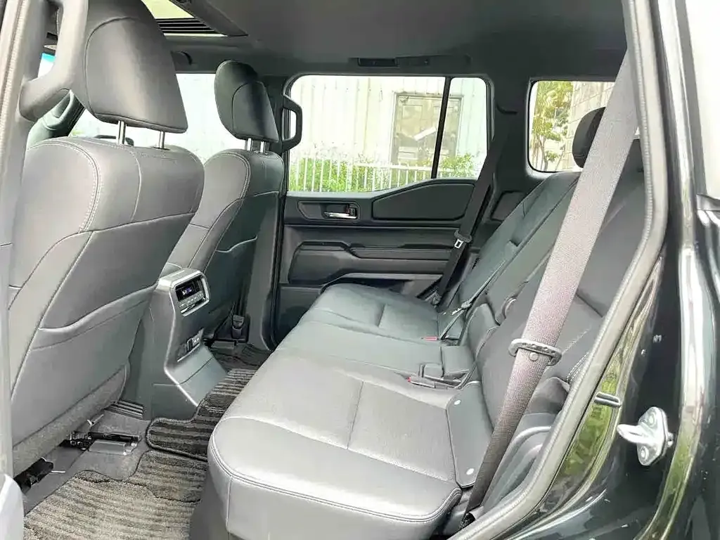 Toyota Prado — фото 2