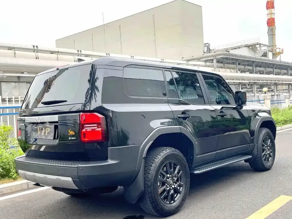 Toyota Prado — фото 6
