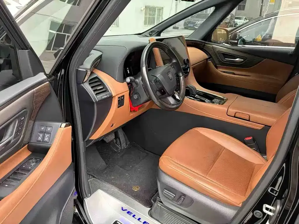 Toyota Vellfire — фото 3