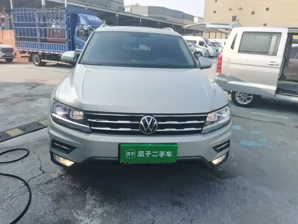Volkswagen Tiguan L — фото 5