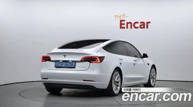 Tesla Model 3 — фото 4