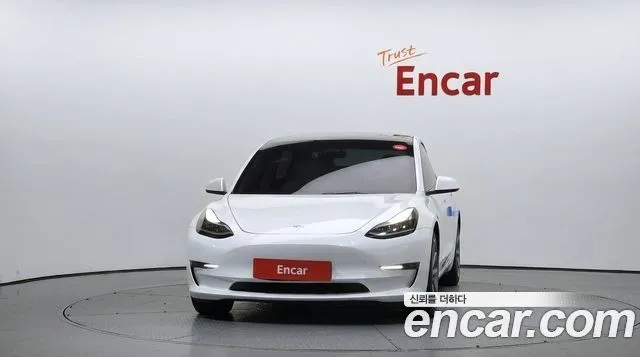 Tesla Model 3 — фото 2