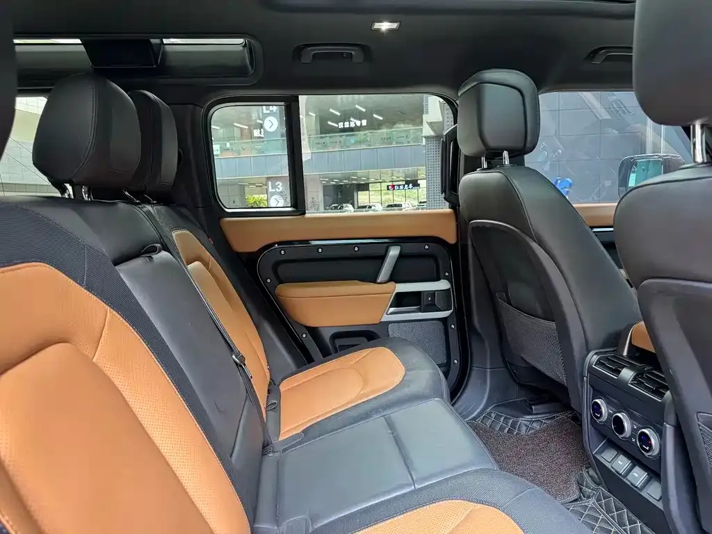 Land Rover Defender — фото 10
