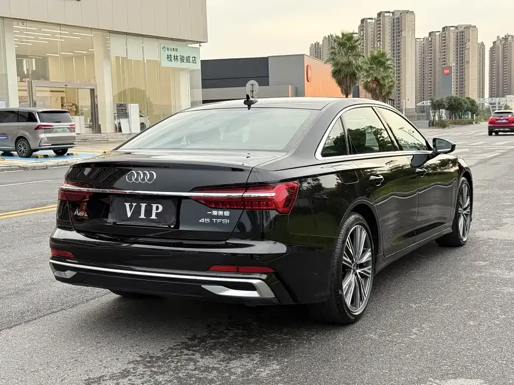 Audi A6L — фото 10