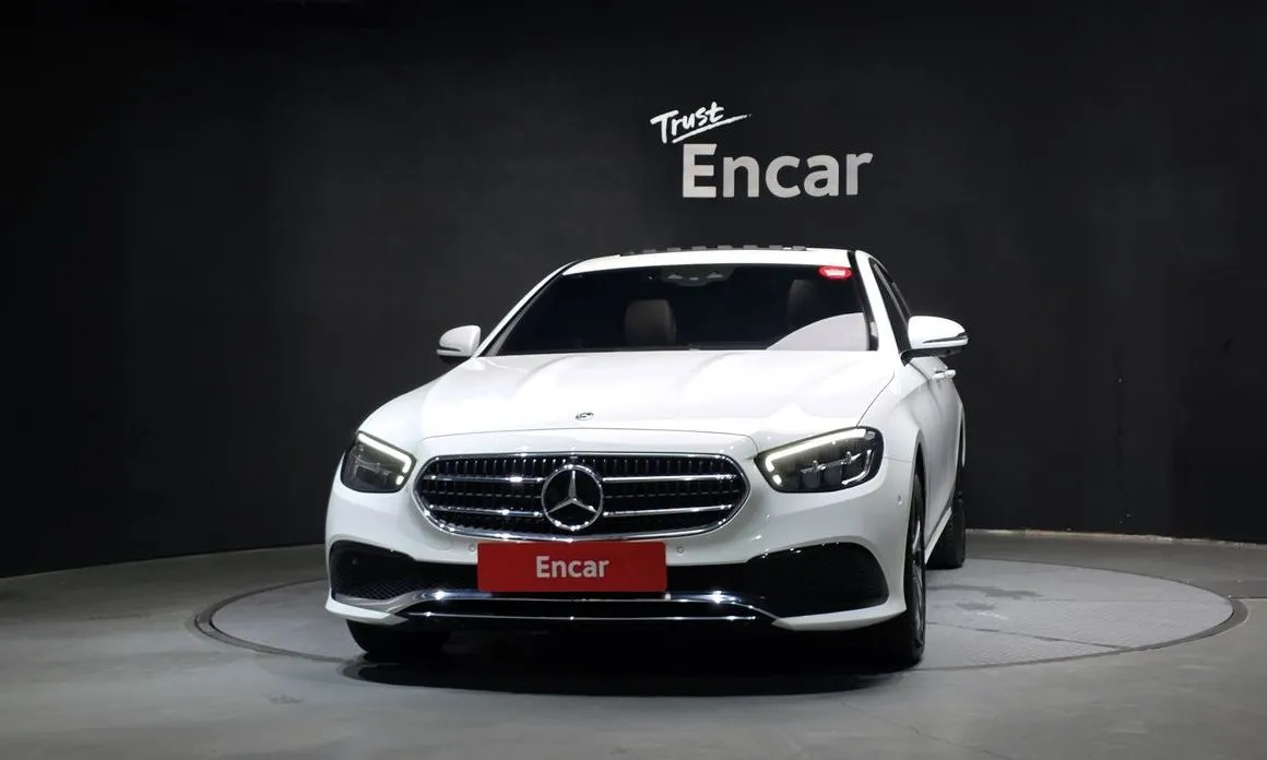 Mercedes-Benz E-Class — фото 6
