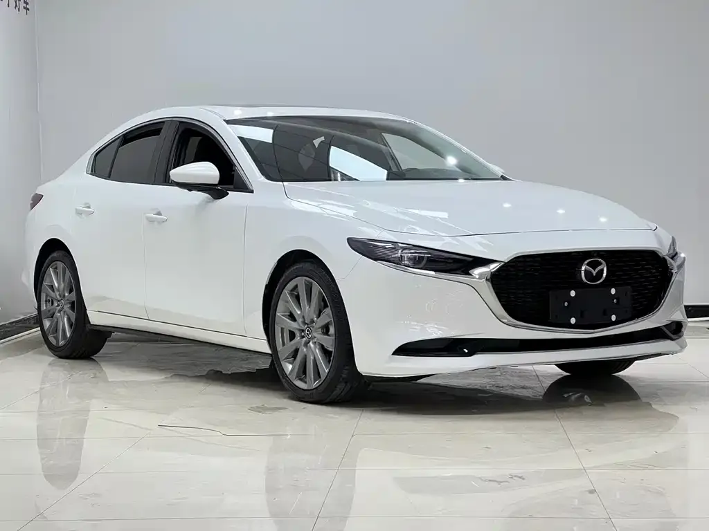 Mazda 3 Axela — фото 10