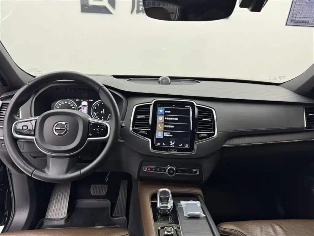 Volvo XC90 — фото 7