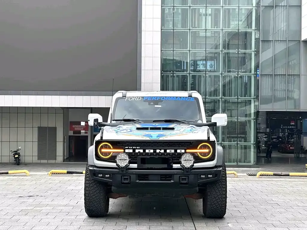 Ford Bronco — фото 6