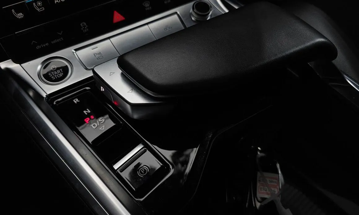 Audi e-tron — фото 4