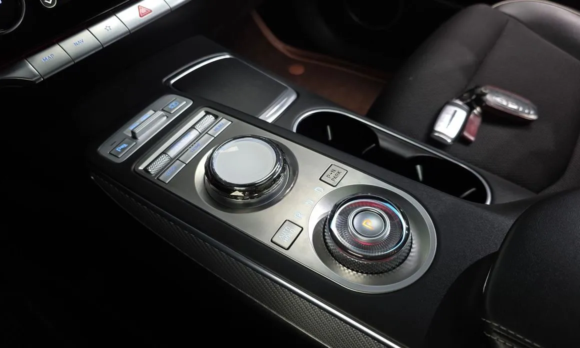 Genesis GV70 — фото 2