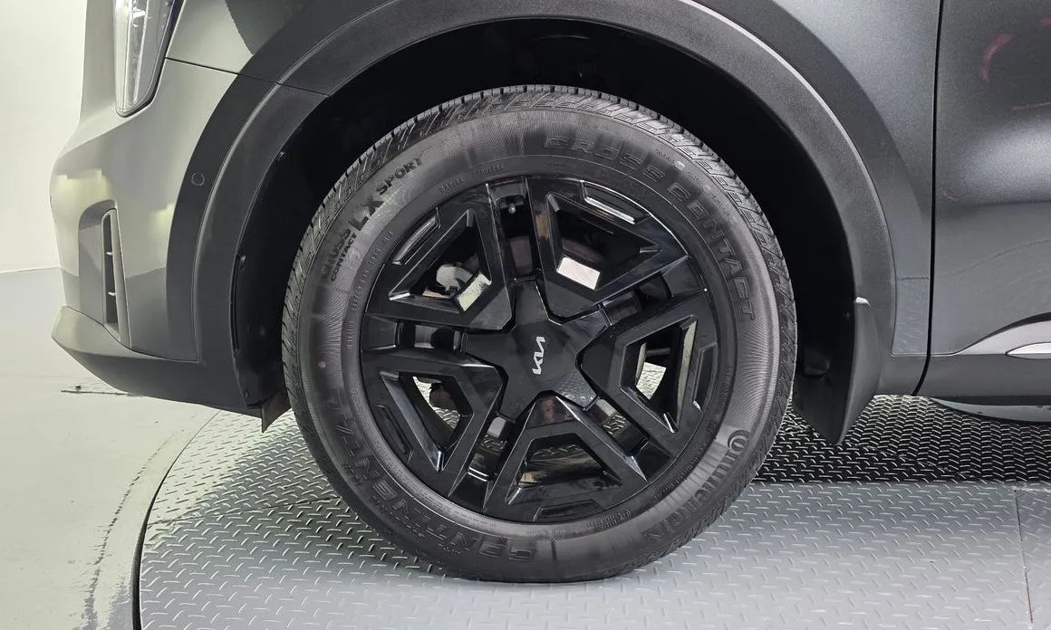 Kia Sorento — фото 9