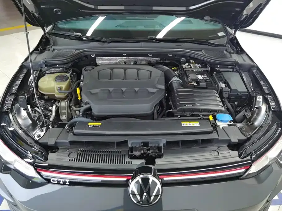 Volkswagen Golf GTI — фото 10