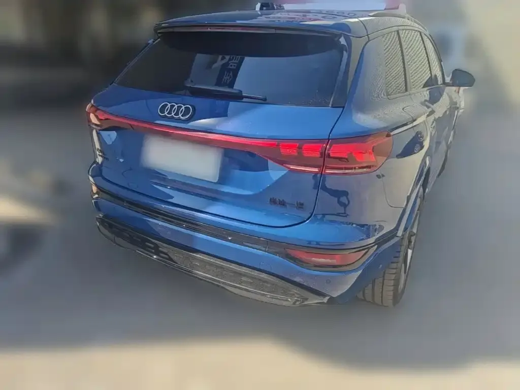 Audi Q6L e-tron — фото 2