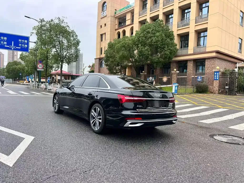 Audi A6L — фото 6