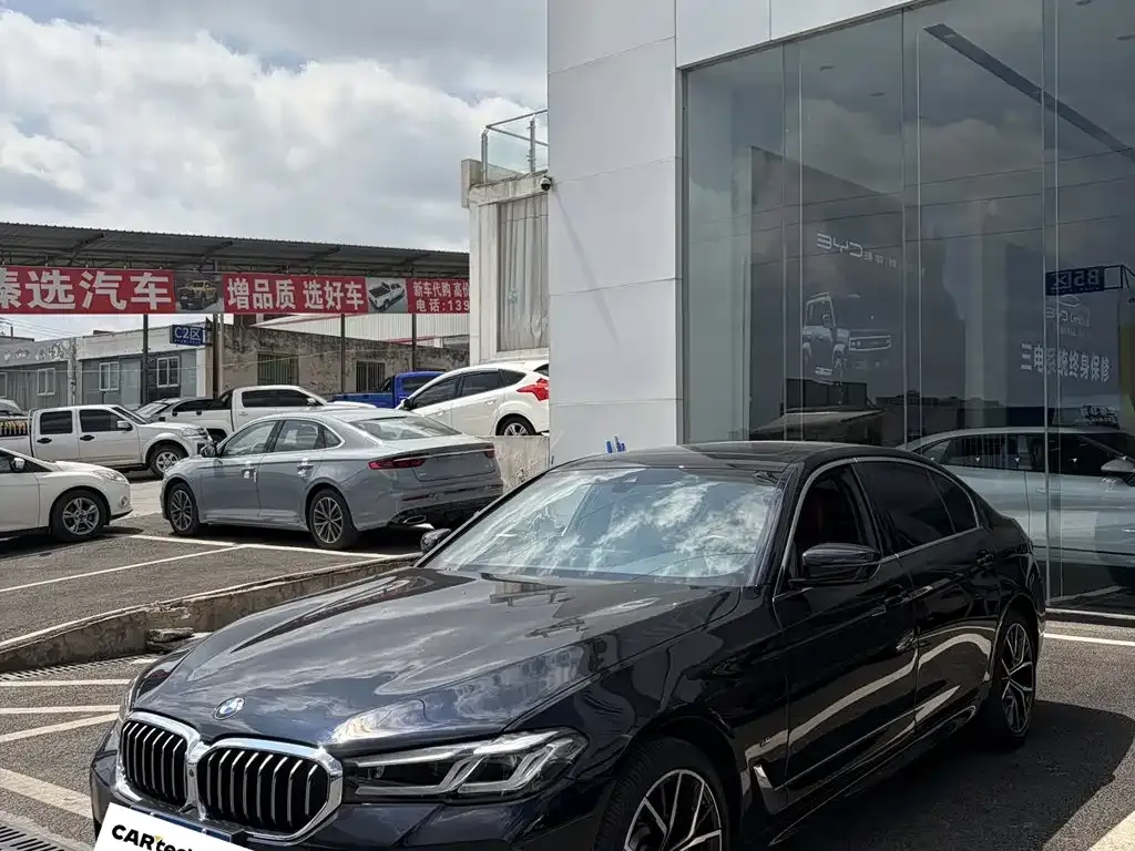 BMW 5 Series — фото 1