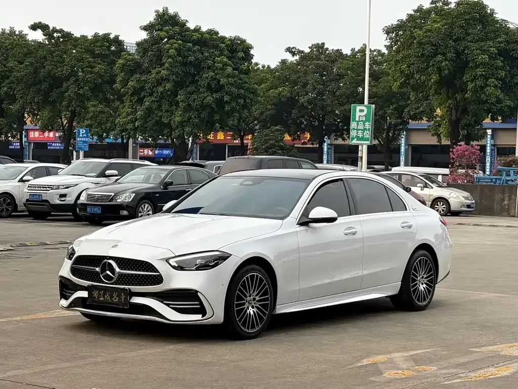 Mercedes-Benz C-Class — фото 1
