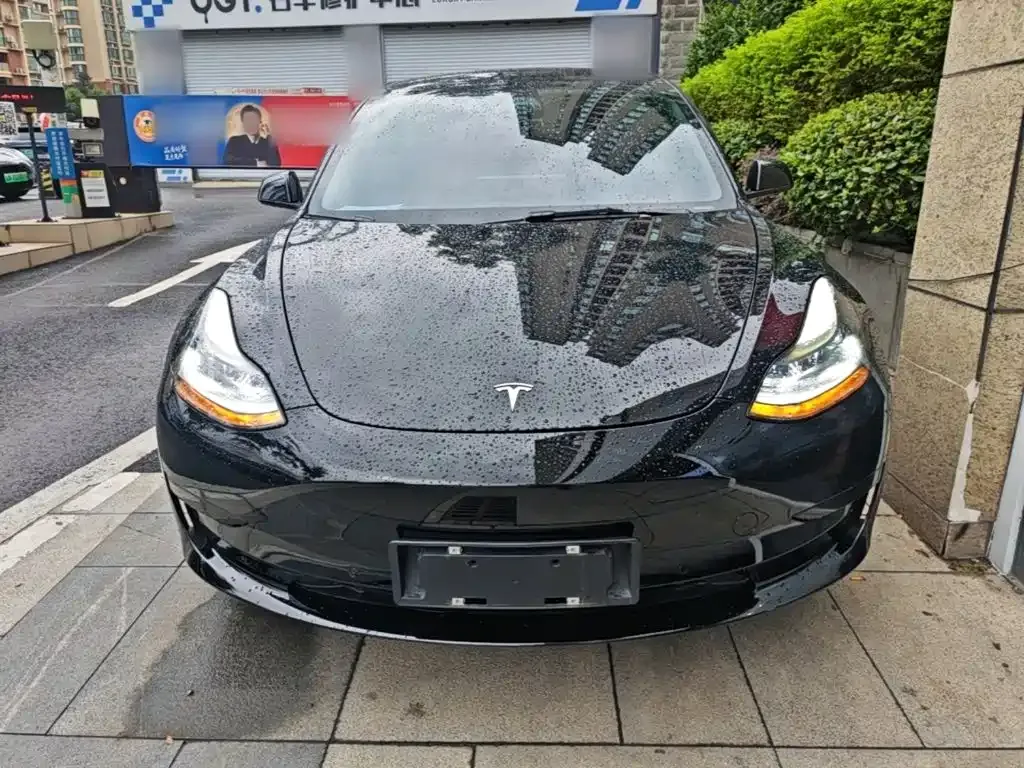 Tesla Model 3 — фото 9